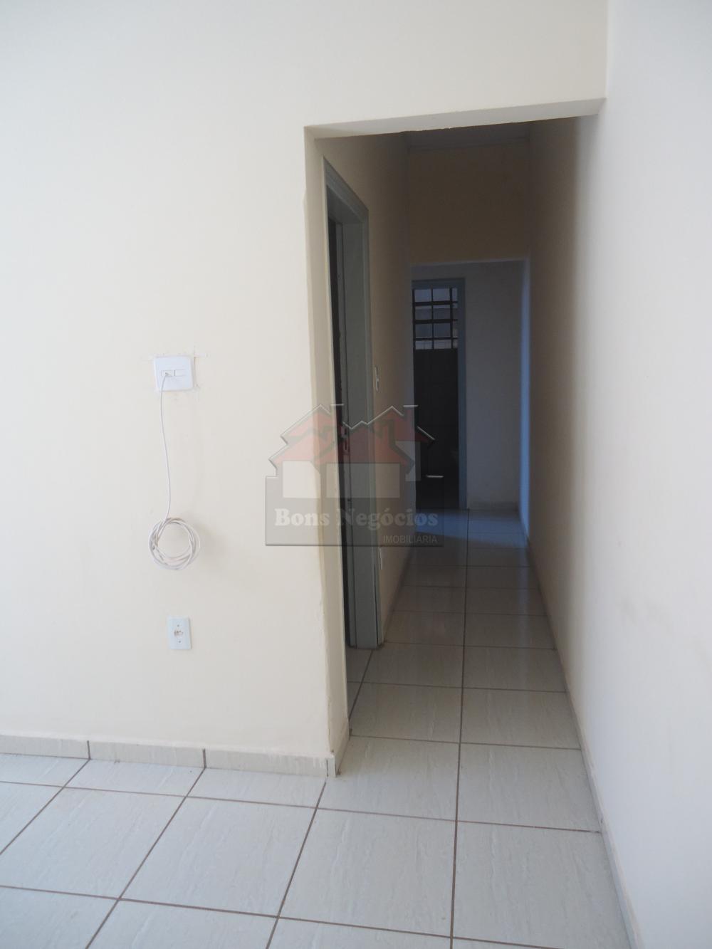 Alugar Casa / Padrão em Ribeirão Preto R$ 750,00 - Foto 5