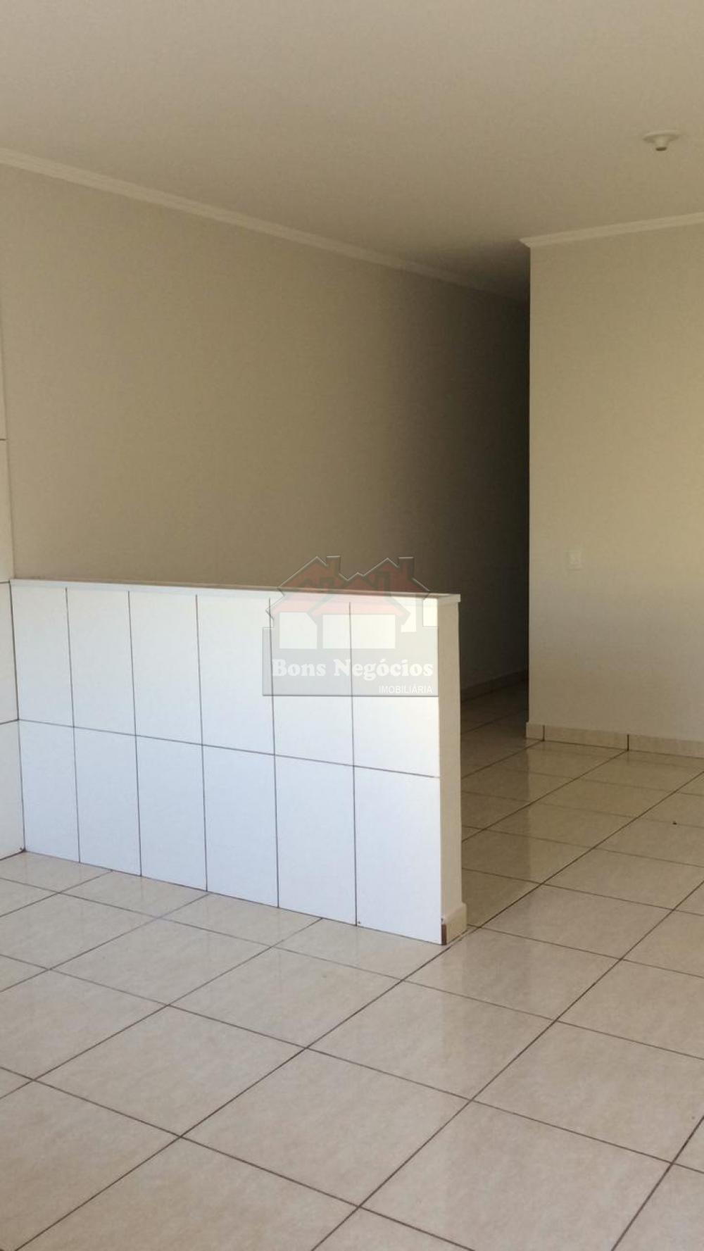 Alugar Casa / Padrão em Ribeirão Preto R$ 750,00 - Foto 5