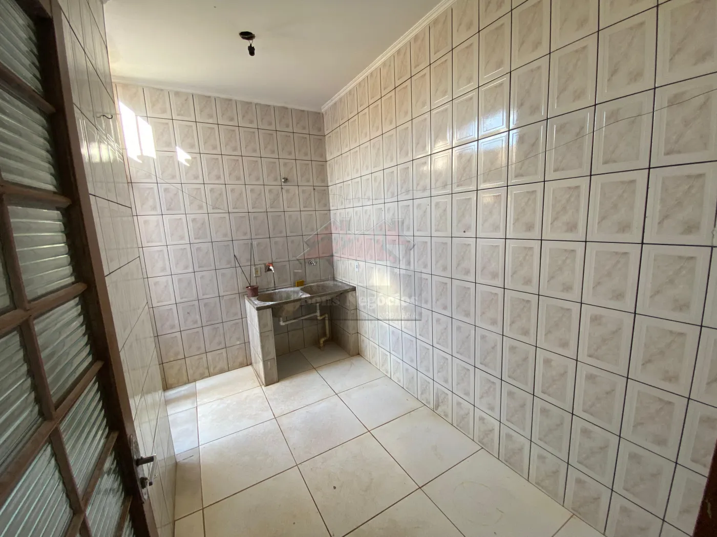 Alugar Casa / Padrão em Ribeirão Preto R$ 1.100,00 - Foto 10