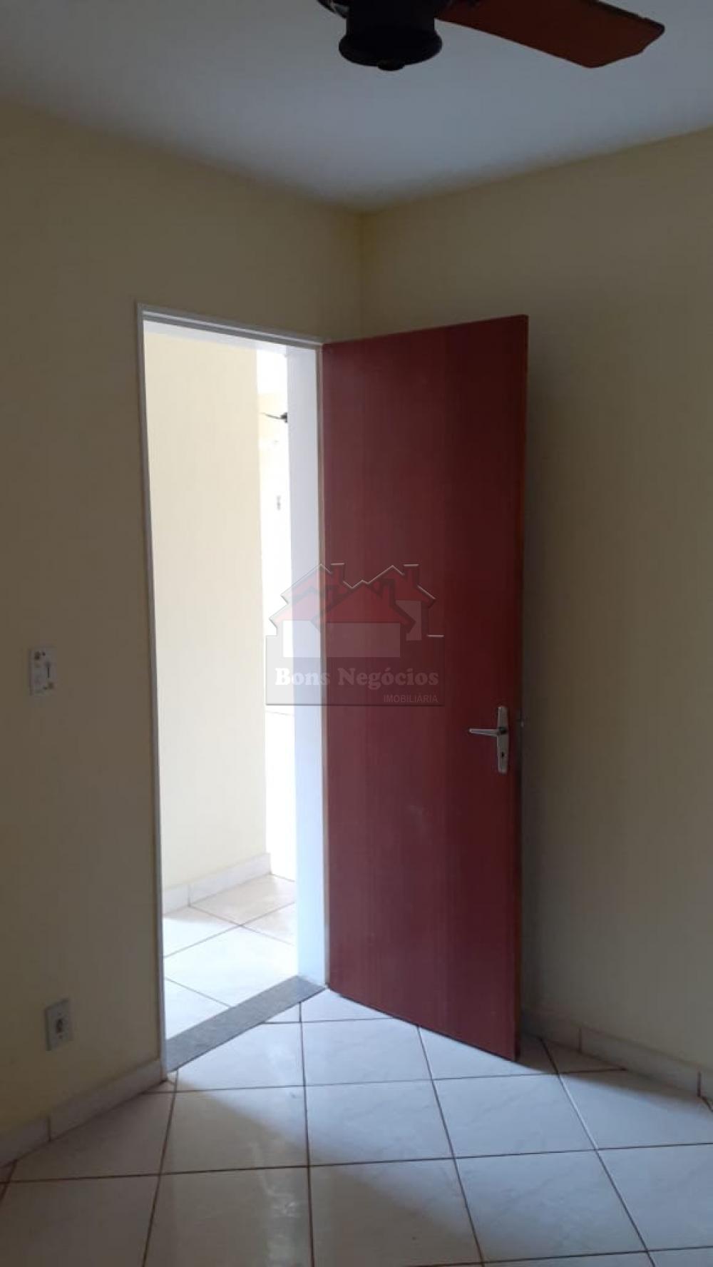 Alugar Apartamento / Padrão em Ribeirão Preto R$ 520,00 - Foto 2