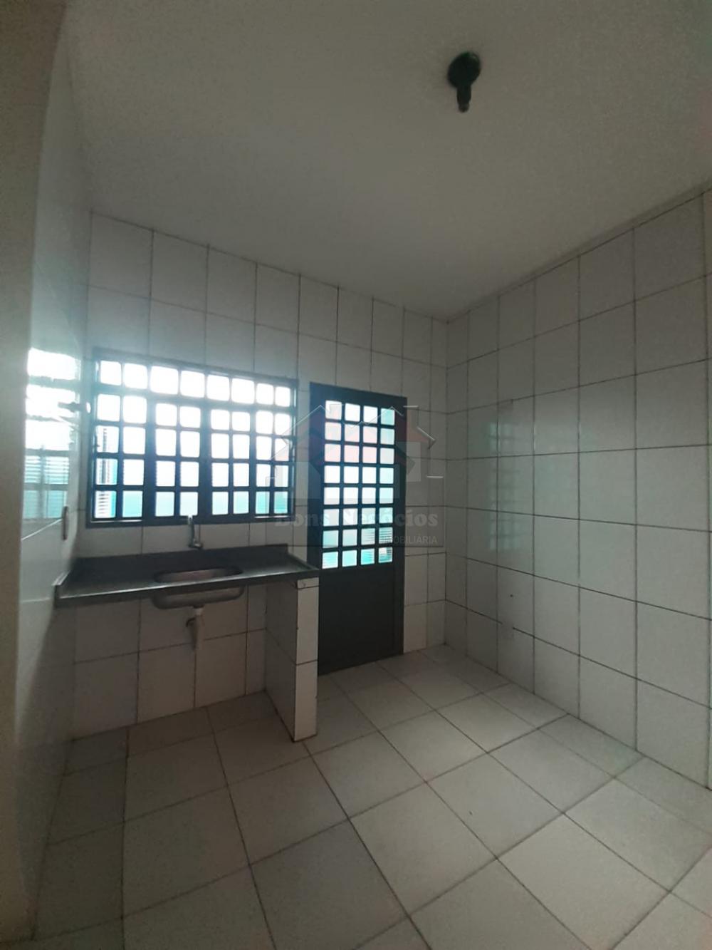 Alugar Casa / Padrão em Ribeirão Preto R$ 750,00 - Foto 4