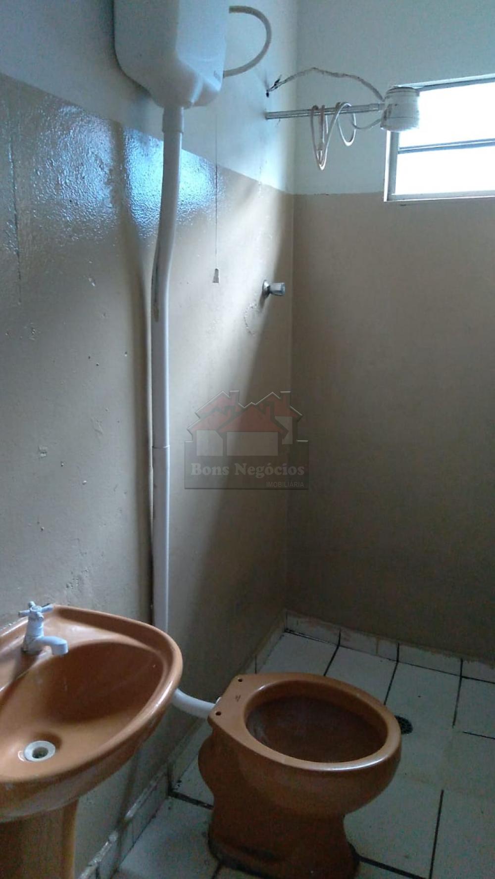 Alugar Casa / Padrão em Ribeirão Preto R$ 550,00 - Foto 6