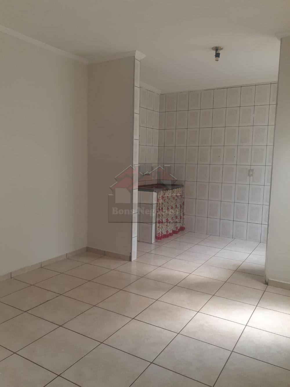 Alugar Casa / Padrão em Ribeirão Preto R$ 900,00 - Foto 4