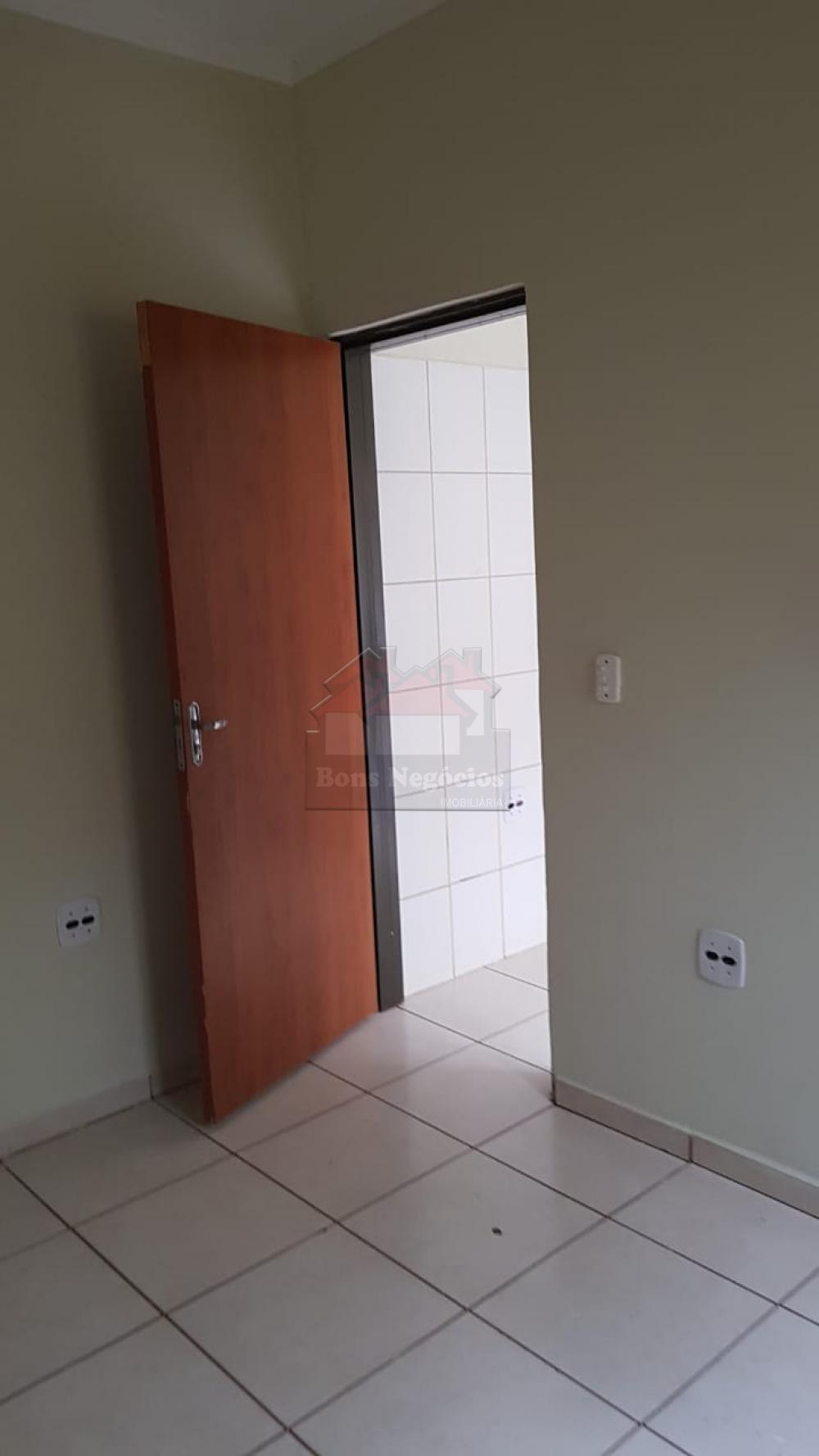 Alugar Casa / Padrão em Ribeirão Preto R$ 650,00 - Foto 8