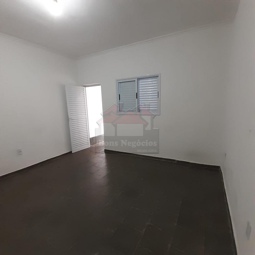 Alugar Casa / Padrão em Ribeirão Preto R$ 750,00 - Foto 9