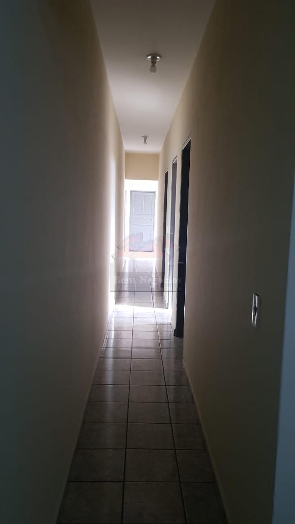 Alugar Casa / Padrão em Ribeirão Preto R$ 1.350,00 - Foto 8