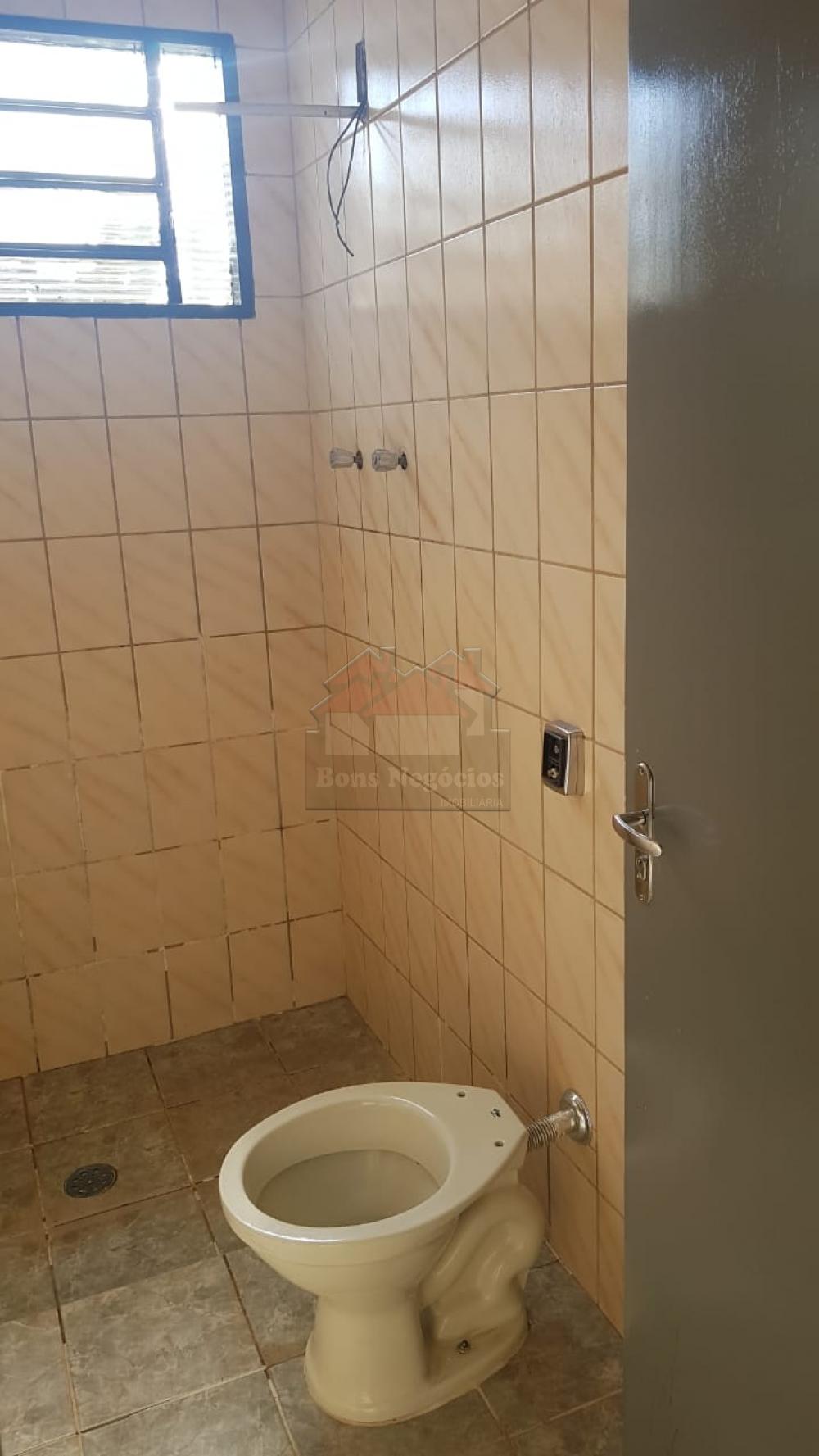 Alugar Casa / Padrão em Ribeirão Preto R$ 1.350,00 - Foto 11