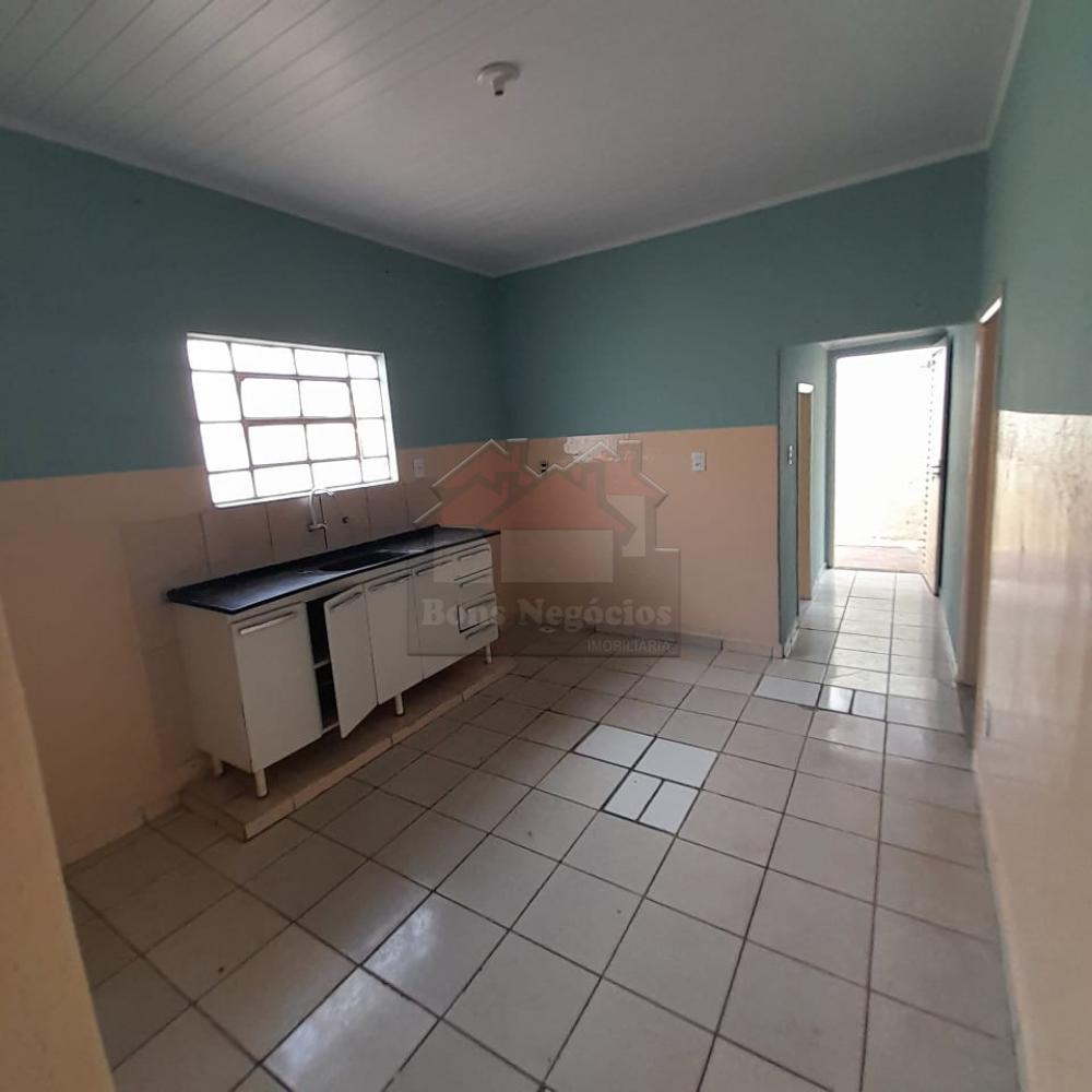 Alugar Casa / Padrão em Ribeirão Preto R$ 800,00 - Foto 8