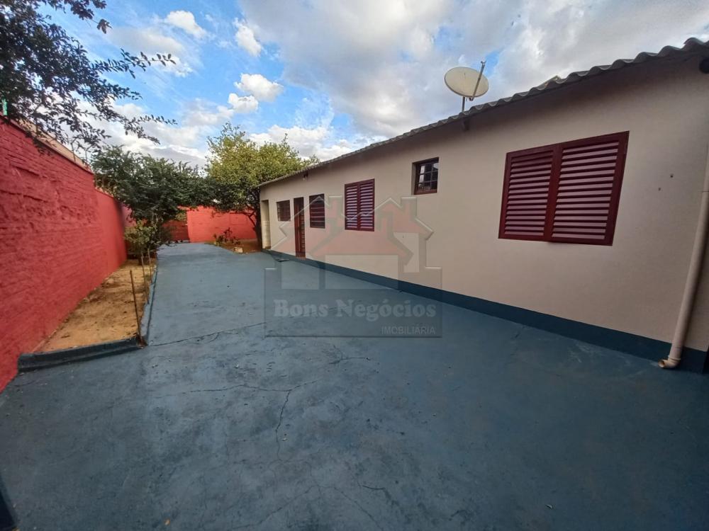 Alugar Casa / Padrão em Ribeirão Preto R$ 1.100,00 - Foto 2