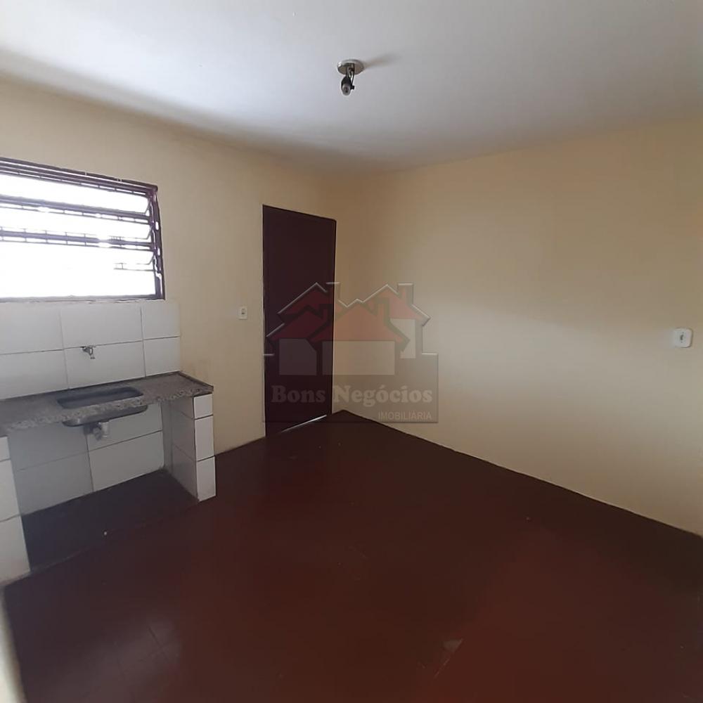 Alugar Casa / Padrão em Ribeirão Preto R$ 600,00 - Foto 10