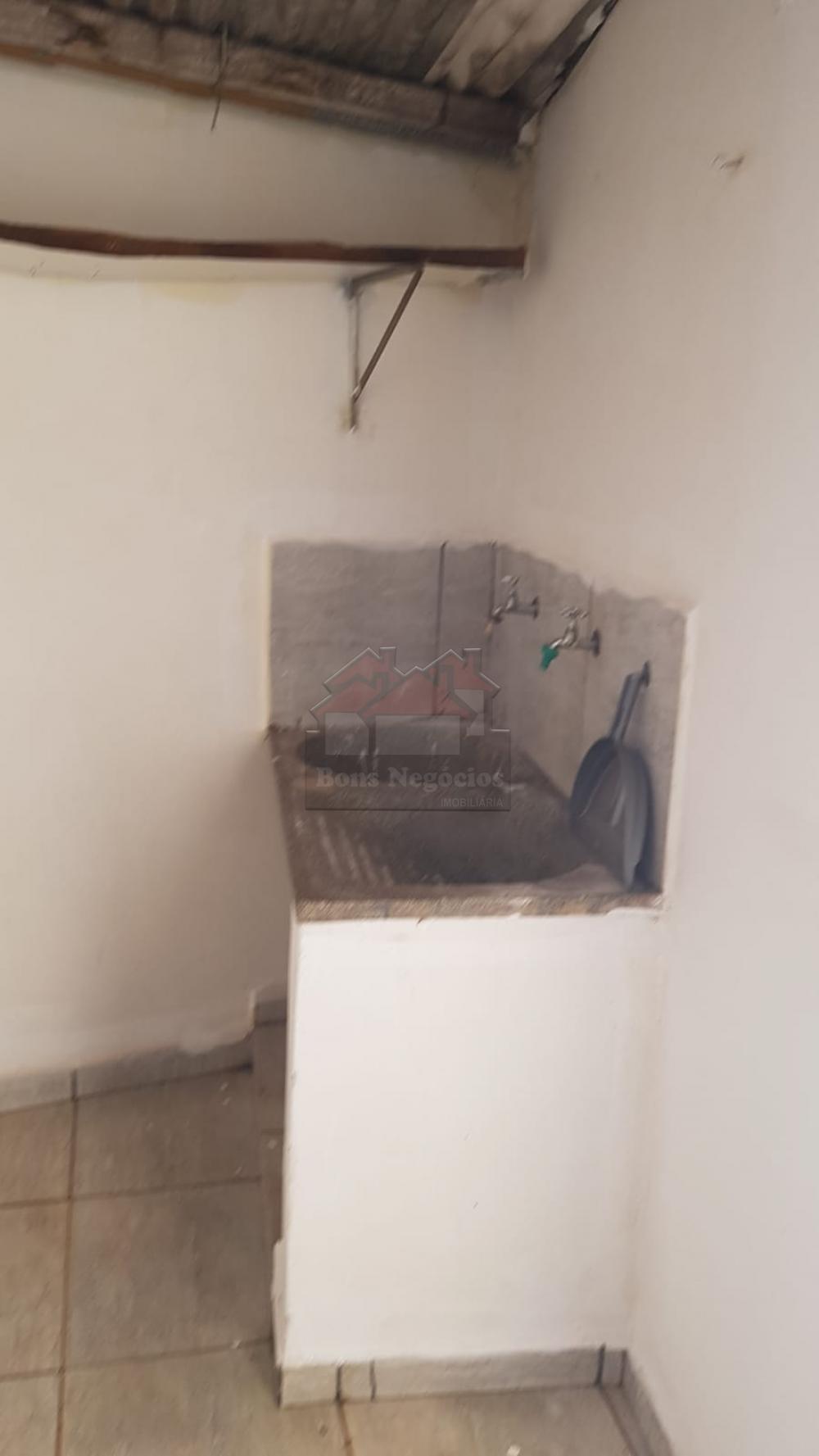 Alugar Casa / Padrão em Ribeirão Preto R$ 750,00 - Foto 4