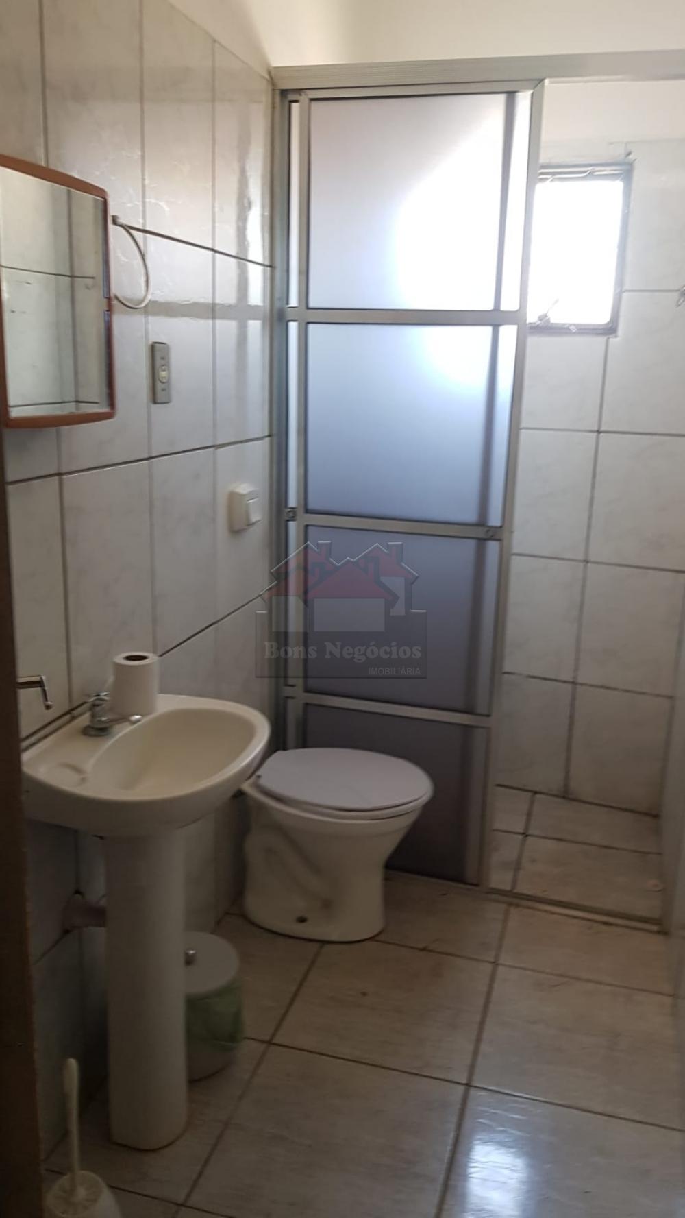 Alugar Casa / Padrão em Ribeirão Preto R$ 750,00 - Foto 9