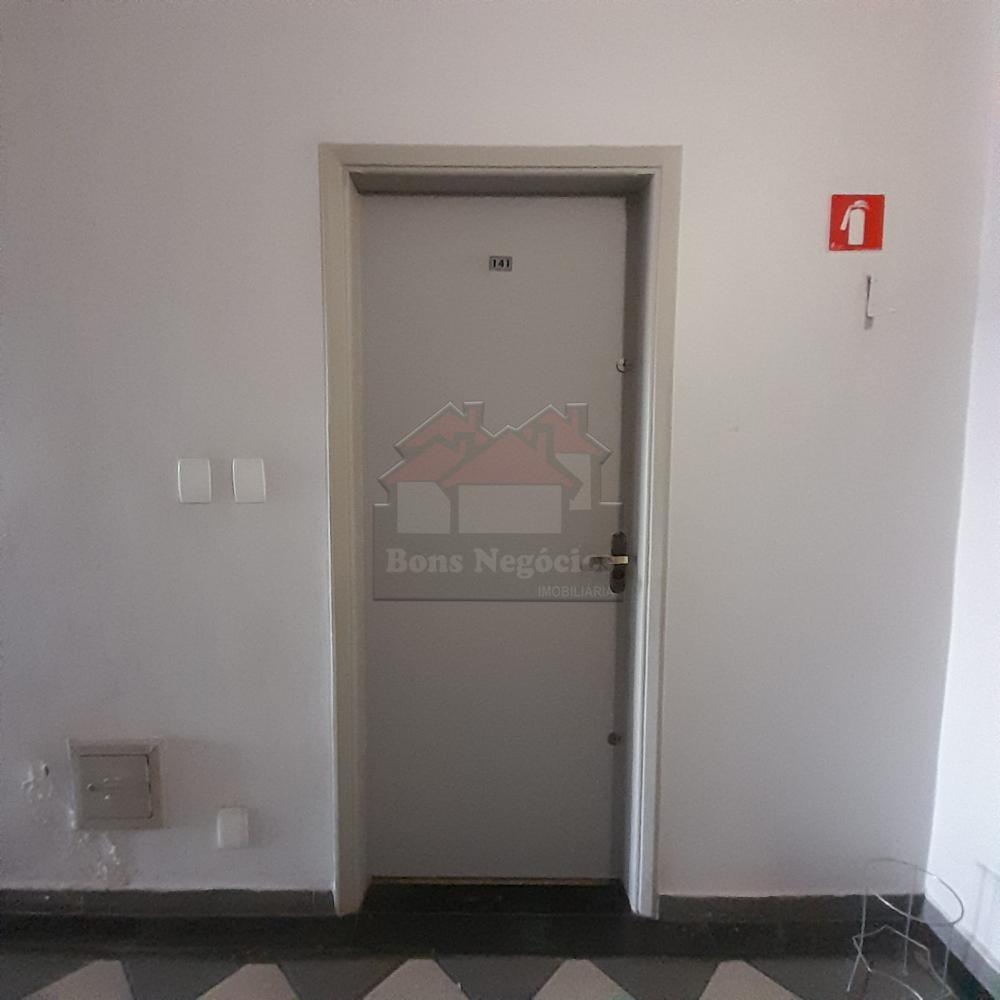 Alugar Comercial / Sala em Ribeirão Preto R$ 800,00 - Foto 1