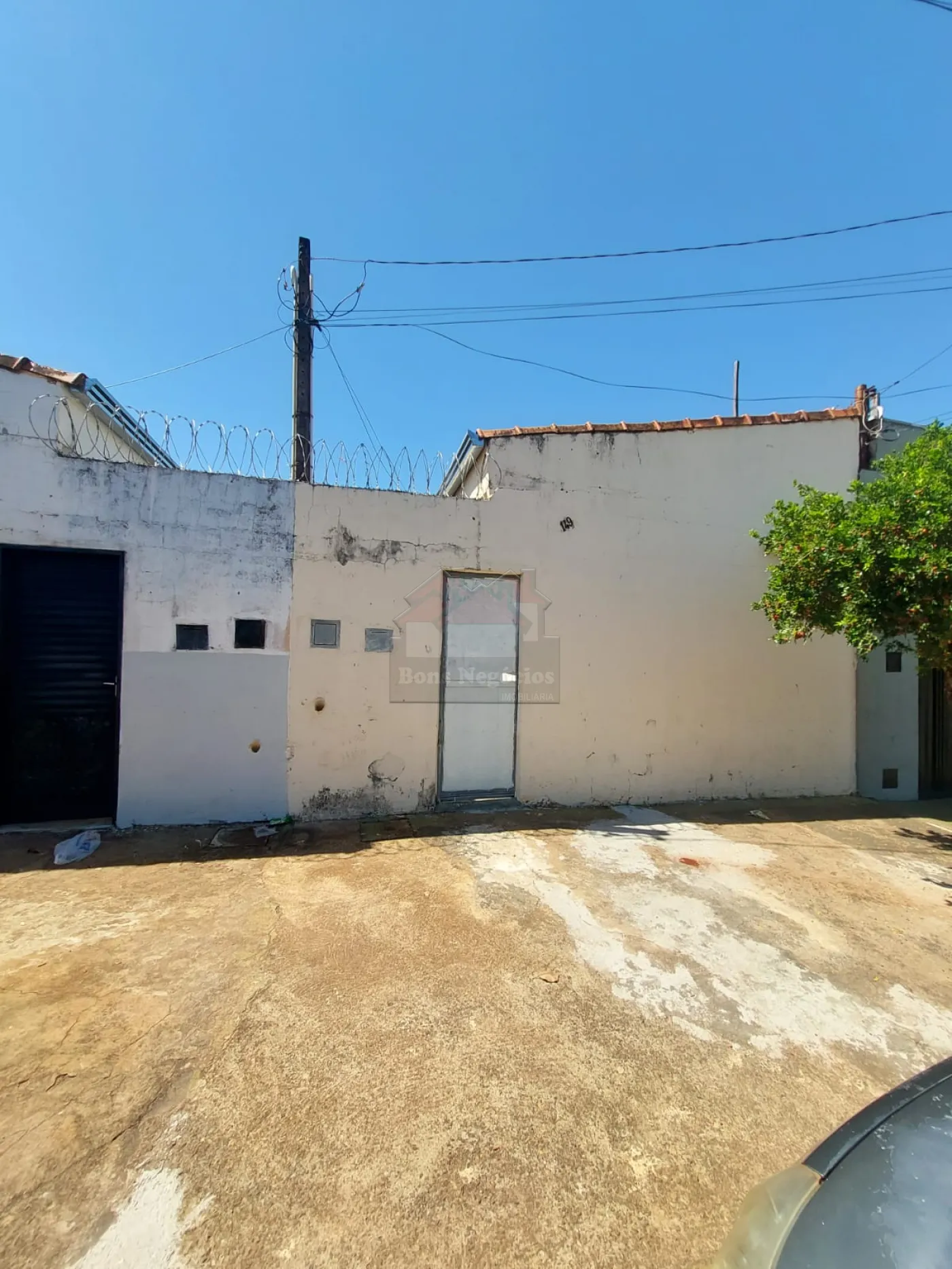 Alugar Casa / Padrão em Ribeirão Preto R$ 700,00 - Foto 1