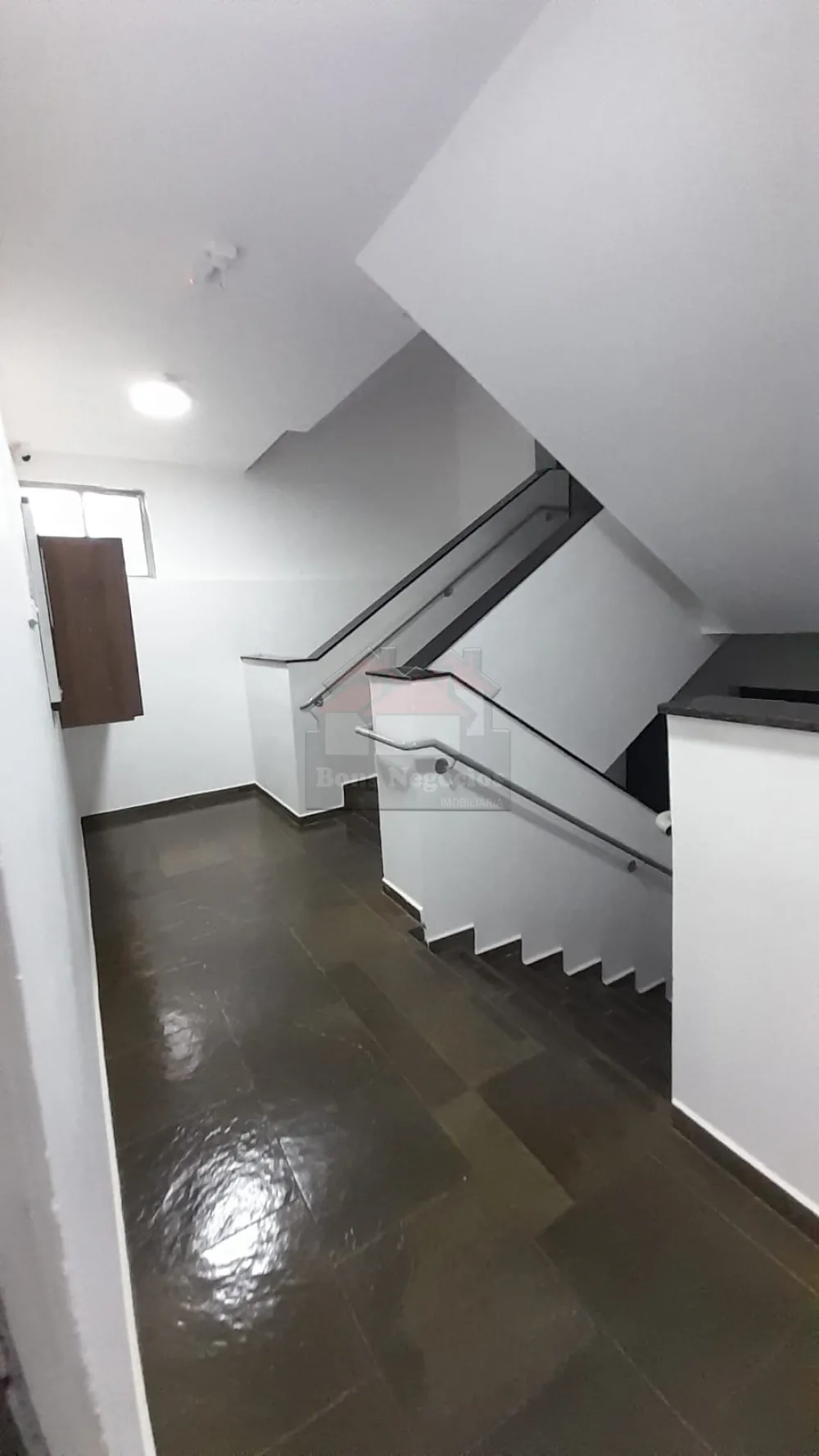 Alugar Apartamento / Padrão em Ribeirão Preto R$ 750,00 - Foto 3