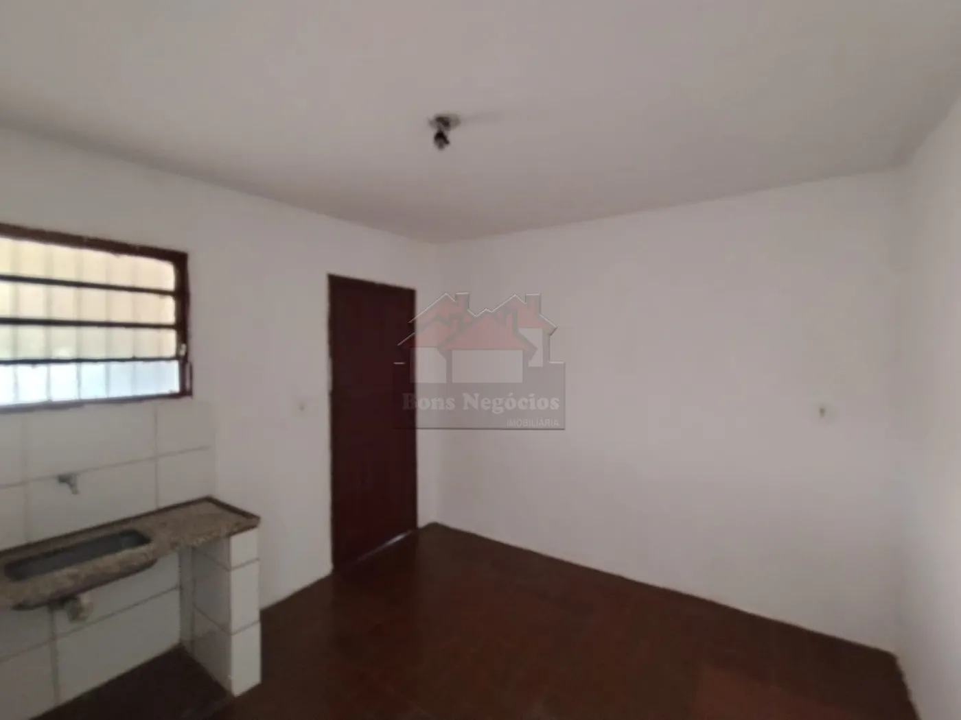 Alugar Casa / Padrão em Ribeirão Preto R$ 600,00 - Foto 8