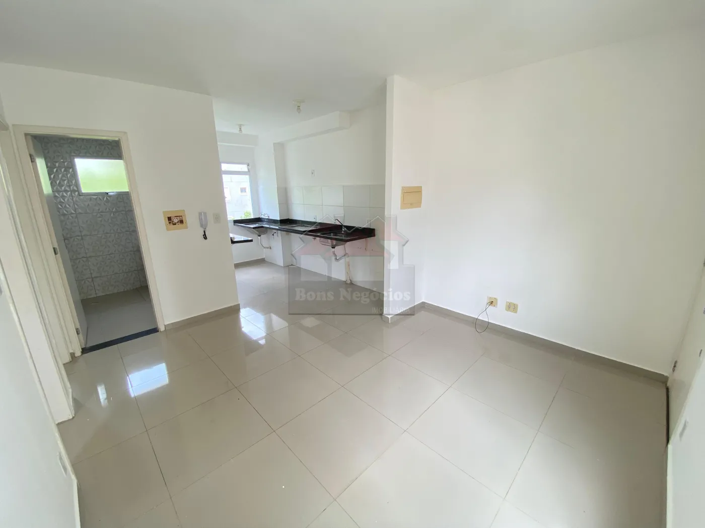 Alugar Apartamento / Padrão em Ribeirão Preto R$ 1.000,00 - Foto 1