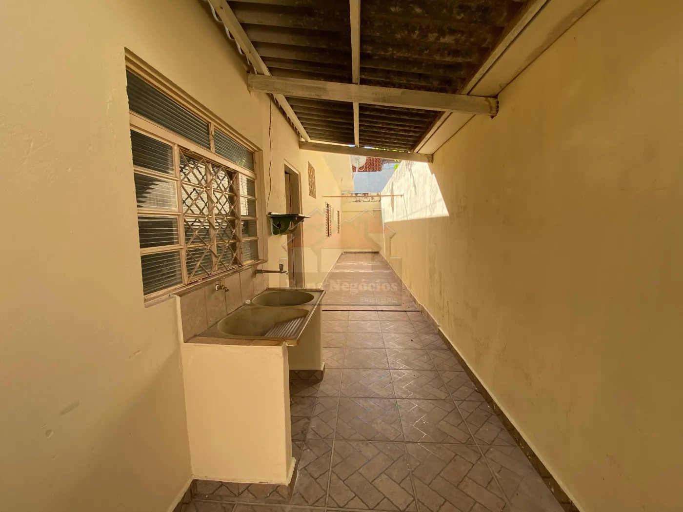 Alugar Casa / Padrão em Ribeirão Preto R$ 1.100,00 - Foto 9