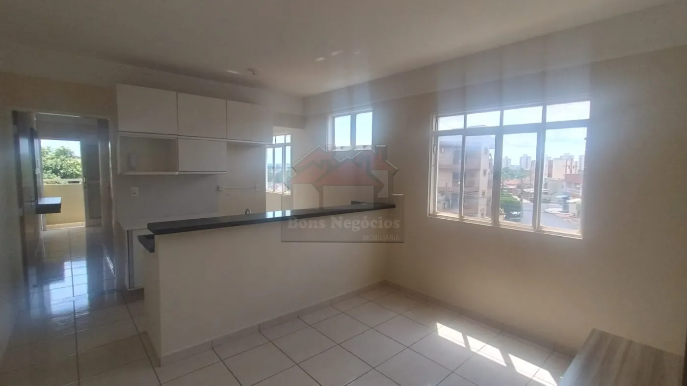 Alugar Apartamento / Padrão em Ribeirão Preto R$ 1.000,00 - Foto 5