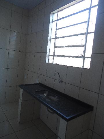 Alugar Casa / Padrão em Ribeirão Preto R$ 750,00 - Foto 7