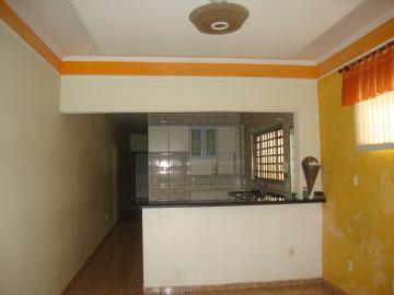 Alugar Casa / Padrão em Ribeirão Preto R$ 1.150,00 - Foto 3