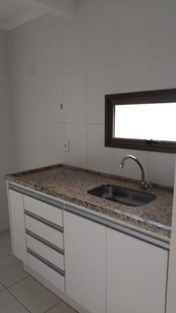 Alugar Apartamento / Padrão em Ribeirão Preto R$ 1.100,00 - Foto 6