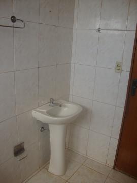 Alugar Apartamento / Padrão sem Condomínio em Bonfim Paulista R$ 1.100,00 - Foto 16