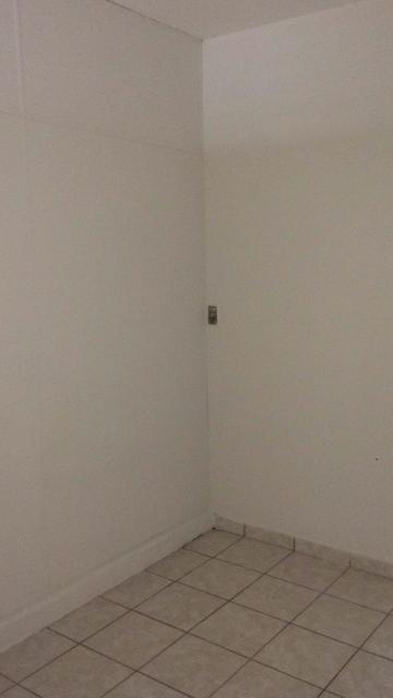 Alugar Apartamento / Kitchnet em Ribeirão Preto R$ 350,00 - Foto 5