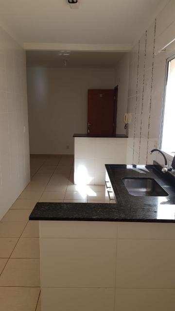 Alugar Apartamento / Padrão sem Condomínio em Ribeirão Preto R$ 900,00 - Foto 3