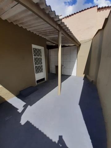 Alugar Casa / Padrão em Ribeirão Preto R$ 850,00 - Foto 2