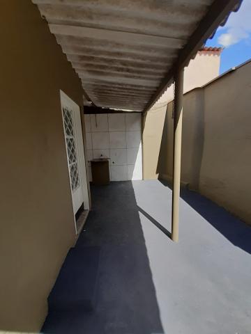 Alugar Casa / Padrão em Ribeirão Preto R$ 850,00 - Foto 3