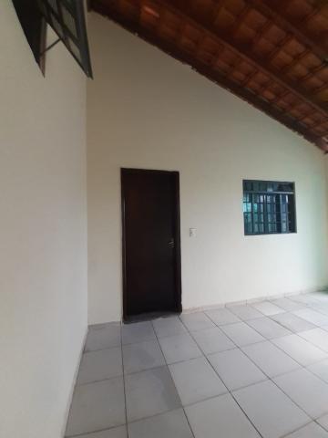 Alugar Casa / Padrão em Ribeirão Preto R$ 750,00 - Foto 2