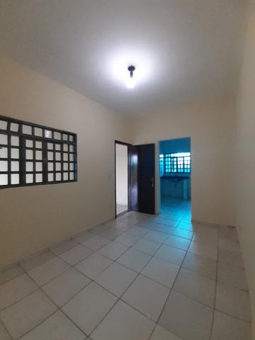 Alugar Casa / Padrão em Ribeirão Preto R$ 750,00 - Foto 5