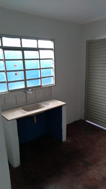 Alugar Casa / Padrão em Ribeirão Preto R$ 550,00 - Foto 7