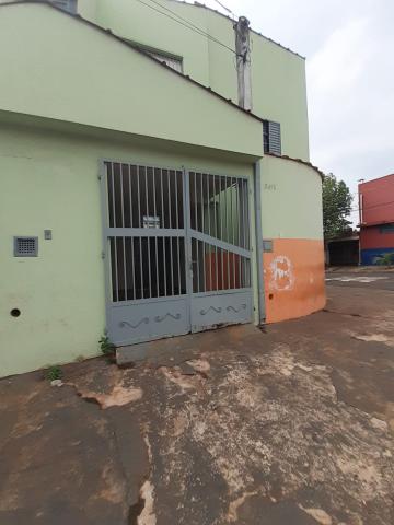 Alugar Casa / Padrão em Ribeirão Preto R$ 900,00 - Foto 1