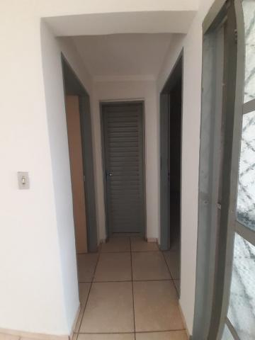 Alugar Casa / Padrão em Ribeirão Preto R$ 900,00 - Foto 5