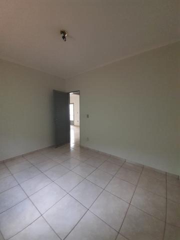 Alugar Casa / Padrão em Ribeirão Preto R$ 900,00 - Foto 7