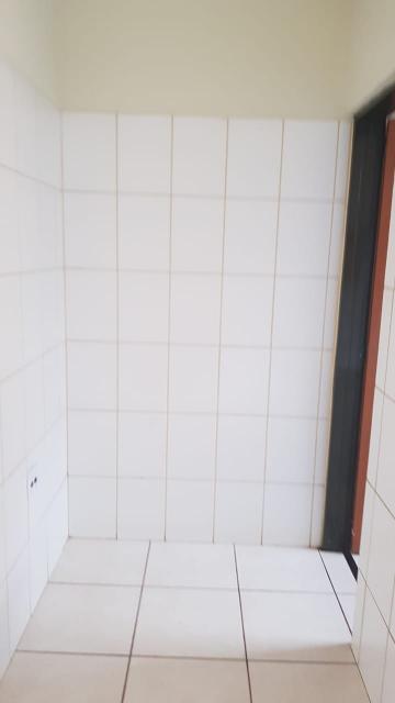 Alugar Casa / Padrão em Ribeirão Preto R$ 650,00 - Foto 4