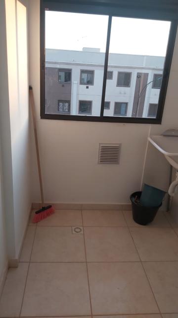 Alugar Apartamento / Padrão em Bonfim Paulista R$ 650,00 - Foto 3