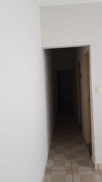 Alugar Casa / Padrão em Ribeirão Preto R$ 850,00 - Foto 4