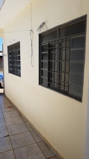 Alugar Casa / Padrão em Ribeirão Preto R$ 750,00 - Foto 3