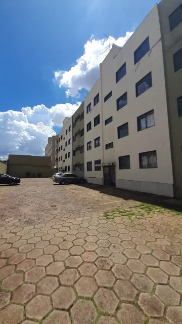 Alugar Apartamento / Padrão em Ribeirão Preto. apenas R$ 800,00