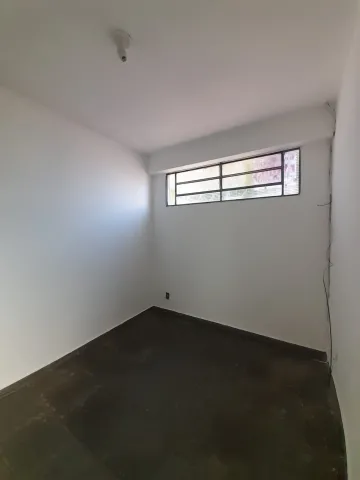 Alugar Casa / Padrão em Ribeirão Preto R$ 700,00 - Foto 7