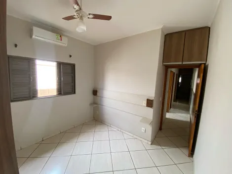 Alugar Casa / Padrão em Ribeirão Preto R$ 1.500,00 - Foto 12