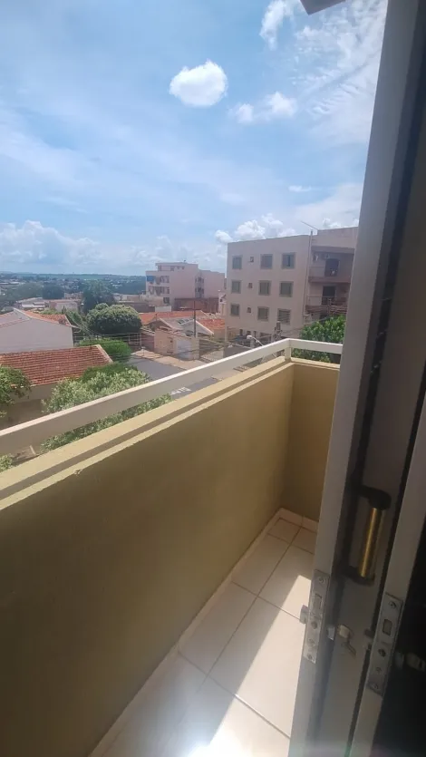 Alugar Apartamento / Padrão em Ribeirão Preto R$ 1.000,00 - Foto 11