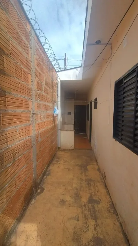 Alugar Casa / Padrão em Ribeirão Preto R$ 650,00 - Foto 6