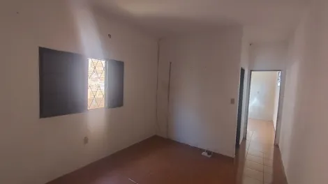 Alugar Casa / Padrão em Ribeirão Preto R$ 650,00 - Foto 3